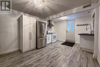 92 Brant Ave in Guelph, ON - Building Photo - Building Photo