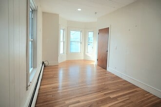 61 Tudor St, Unit 2 in Chelsea, MA - Building Photo - Building Photo