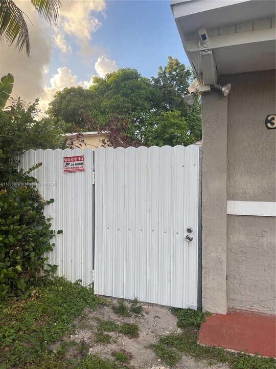 3201 Jackson Blvd in Fort Lauderdale, FL - Building Photo