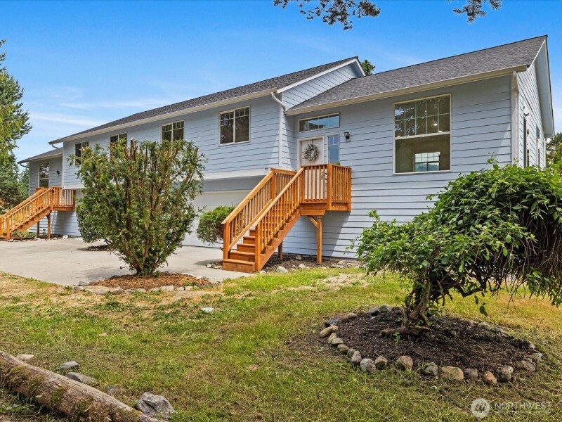 17703 Engebretsen Rd in Granite Falls, WA - Building Photo