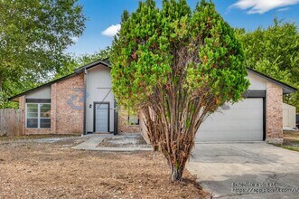 7900 Misty Forest in San Antonio, TX - Building Photo - Building Photo
