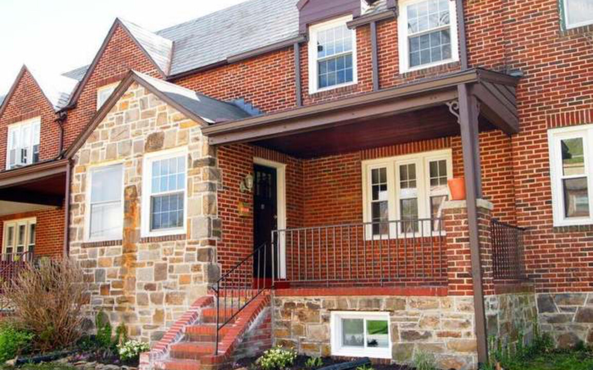 10 Nunnery Ln, Unit 2 in Catonsville, MD - Building Photo