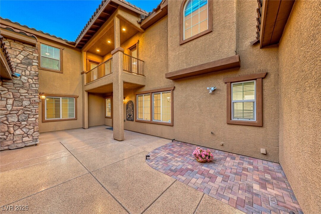 2755 E Asgard Ave in Las Vegas, NV - Building Photo