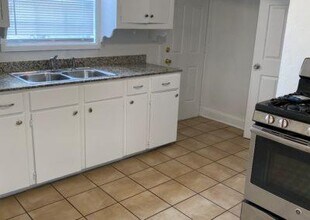 1124 NW 15th St in Oklahoma City, OK - Building Photo - Building Photo