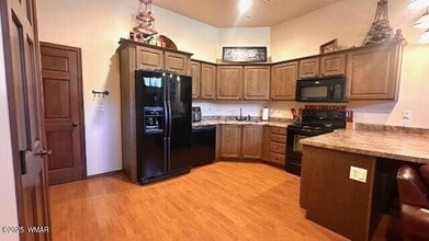 2450 S White Mountain Rd, Unit Apt A in Show Low, AZ - Foto de edificio - Building Photo
