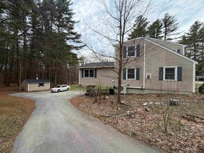 27 Flint Pond Dr in Hollis, NH - Building Photo - Building Photo