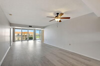 2301 Marina Isle Way in Jupiter, FL - Foto de edificio - Building Photo