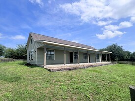 959 Ida Ln in Brenham, TX - Building Photo