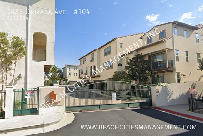 property at 1885 N Orizaba Ave
