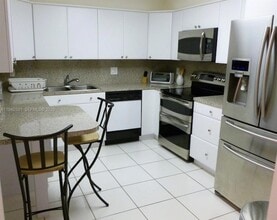 16300 Golf Club Rd, Unit 203 in Weston, FL - Building Photo - Building Photo