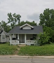 920 W Jackson St in Muncie, IN - Building Photo