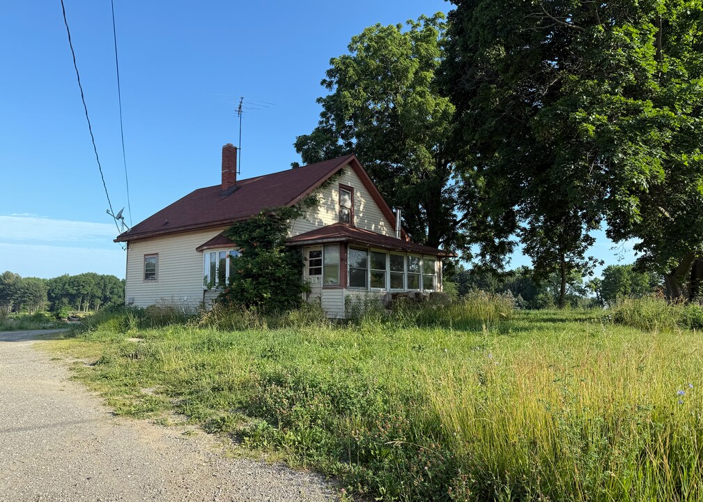 986 N 400 E in Chesterton, IN - Building Photo