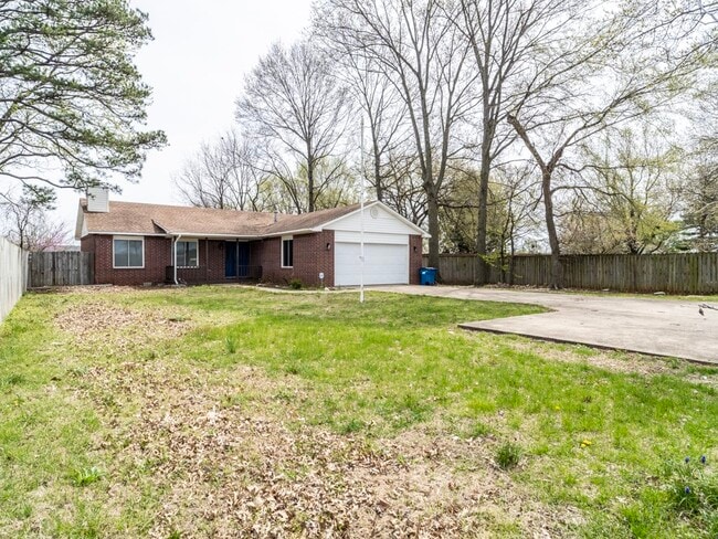 2714 E Central Ave in Bentonville, AR - Building Photo - Building Photo