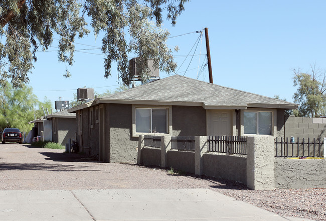 726 E Mobile Ln in Phoenix, AZ - Foto de edificio - Building Photo