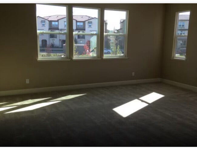 1250 Gusty Lp in Livermore, CA - Foto de edificio - Building Photo