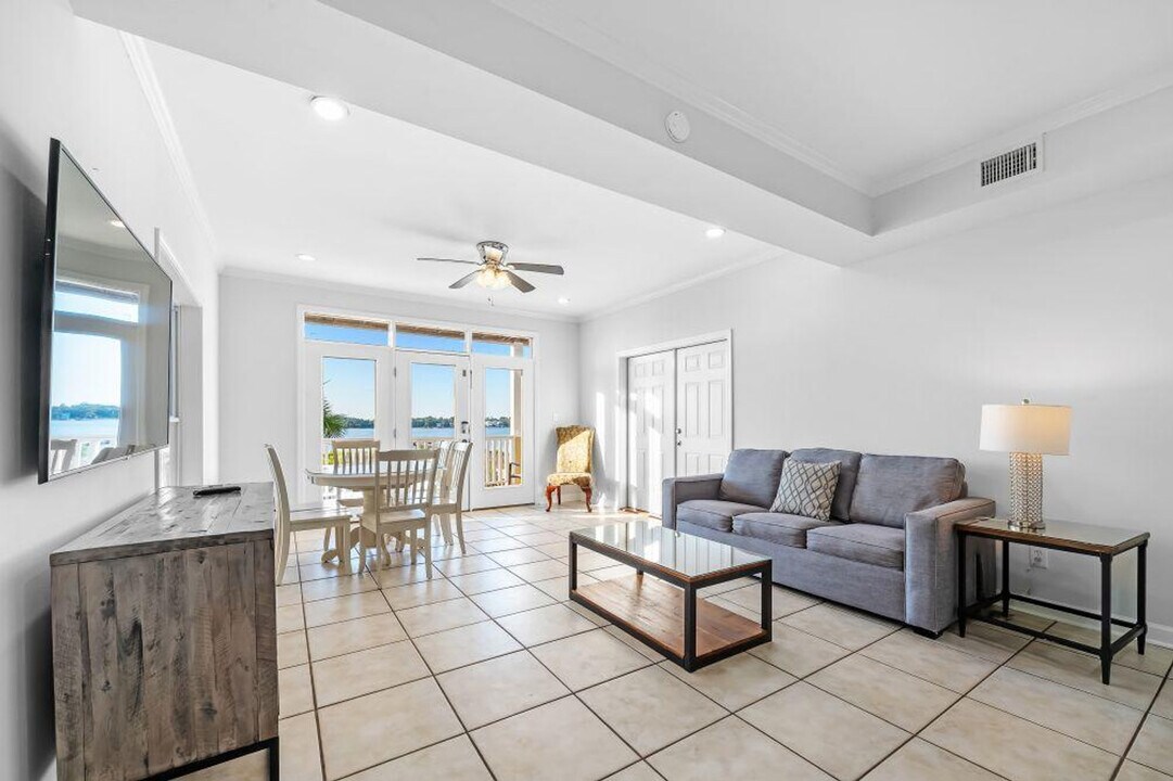 1332 W Lagoon Ave in Gulf Shores, AL - Building Photo