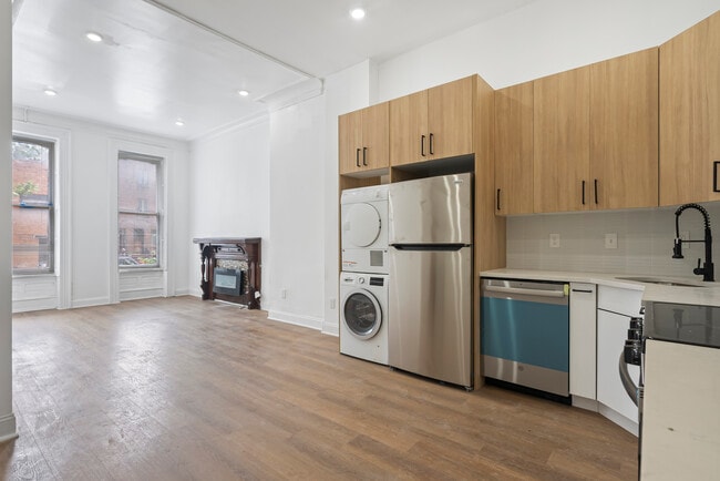 1618 S Broad St, Unit 1 in Philadelphia, PA - Building Photo - Building Photo
