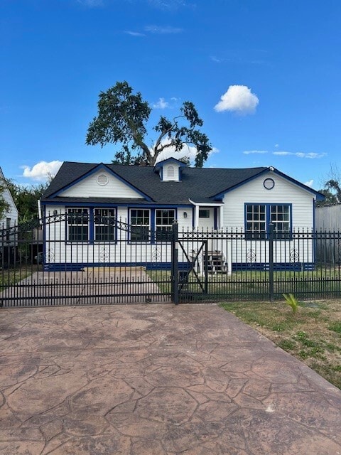 property at 425 Caplin St