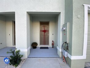 261 Royal Spoonbill Drive in Ruskin, FL - Building Photo - Building Photo