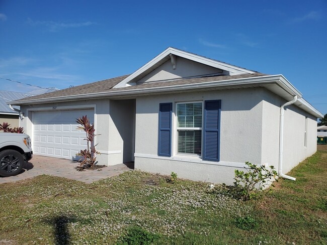 3927 NE 23rd Pl in Cape Coral, FL - Building Photo - Building Photo