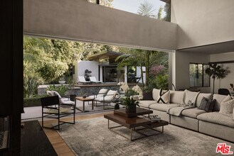 2496 Mandeville Canyon Rd in Los Angeles, CA - Building Photo - Building Photo