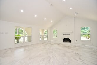 6914 Evergreen St in Magnolia, TX - Building Photo - Building Photo