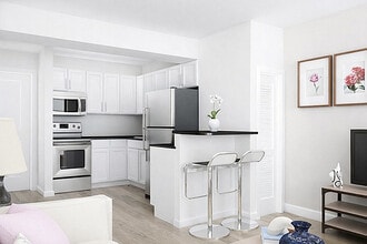 Flats on Fifth in Louisville, KY - Building Photo - Building Photo