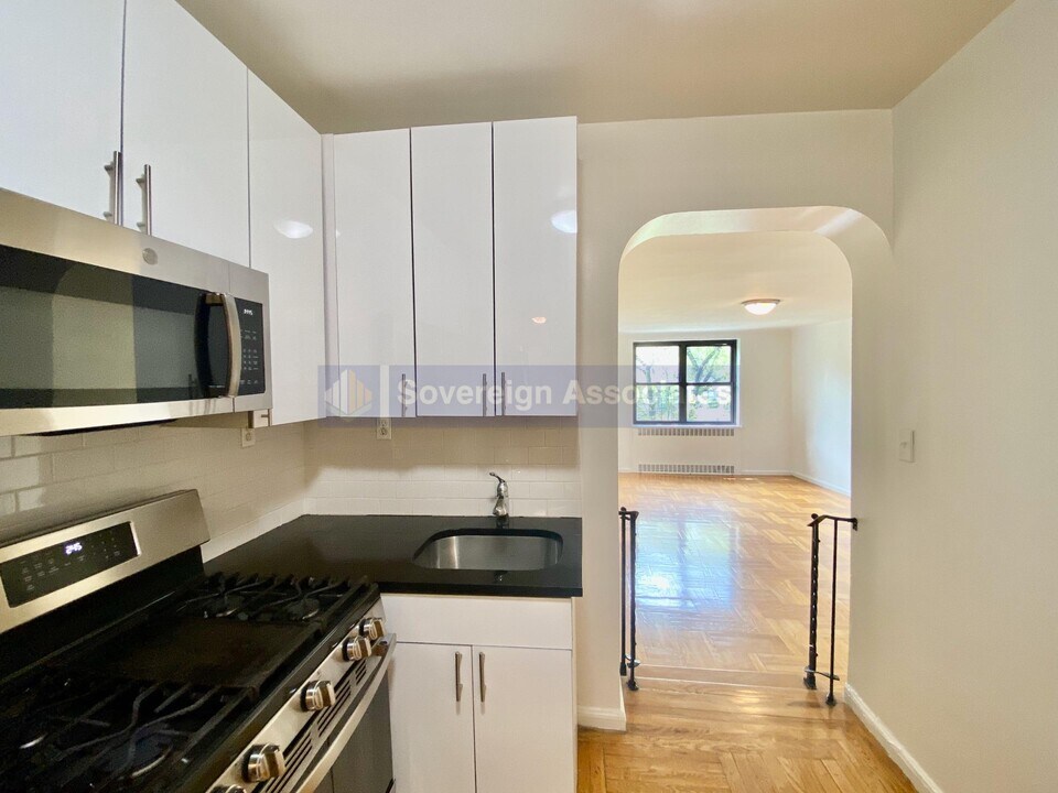 700 Fort Washington Ave, Unit 4E in New York, NY - Building Photo