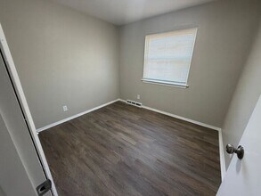 6024 Shillington Ct in Berkeley, MO - Building Photo - Building Photo