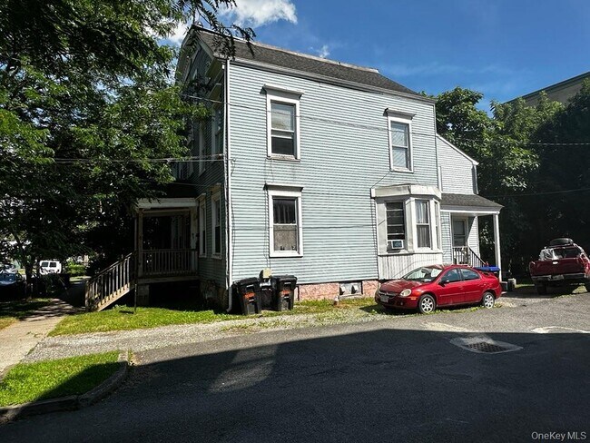 8 Noxon St in Poughkeepsie, NY - Building Photo - Building Photo