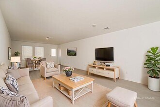 554 Layne Overlook in San Antonio, TX - Foto de edificio - Building Photo