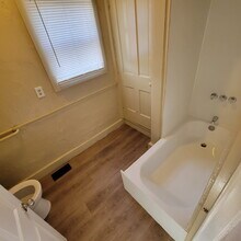 225 Trowbridge St in Indianapolis, IN - Foto de edificio - Building Photo