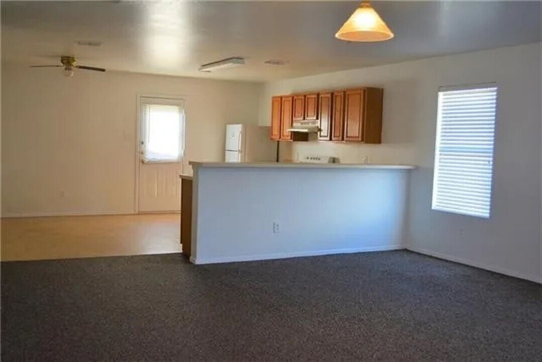 6937 Tessla Dr in Dallas, TX - Building Photo