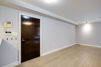 1323 Clifton St NW in Washington, DC - Building Photo - Building Photo