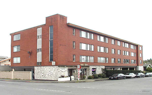 Roosevelt Manor Apartments in Seattle, WA - Building Photo