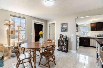 842 5th St NW in Grand Rapids, MI - Building Photo - Building Photo