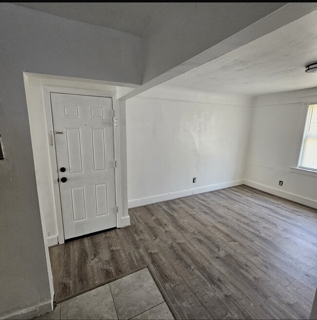 138 S 10th St, Unit 1 in Newark, NJ - Foto de edificio - Building Photo