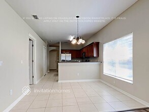 6138 Skylarkcrest Dr in Lithia, FL - Foto de edificio - Building Photo
