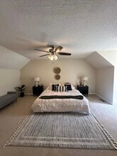 2503 E Lakeview Dr, Unit 9 in Johnson City, TN - Foto de edificio - Building Photo