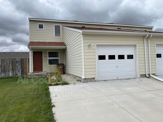 property at 920 Palmer Dr
