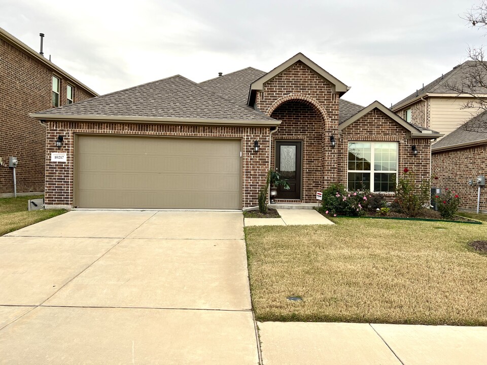 10217 Tahoka Pl in McKinney, TX - Foto de edificio