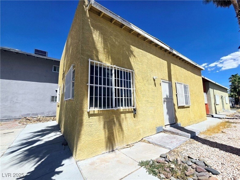 331 S 9th St, Unit 1 in Las Vegas, NV - Building Photo