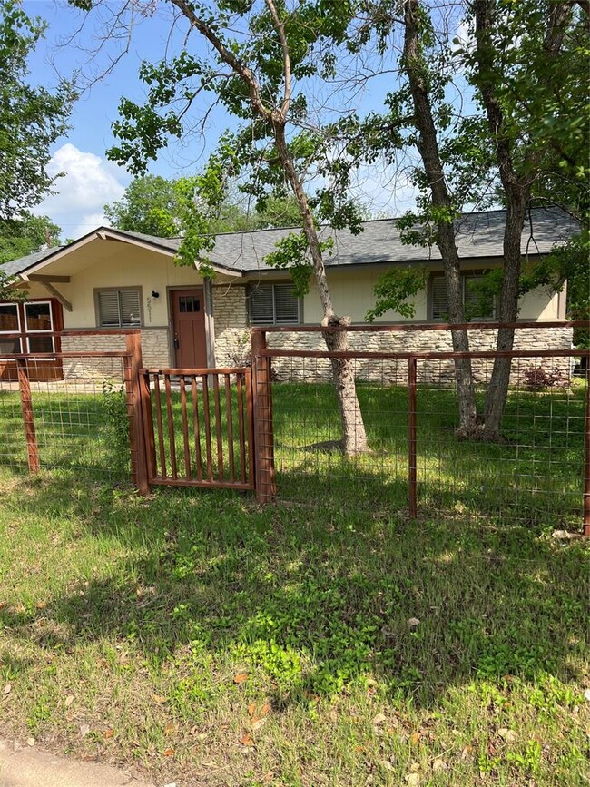 5511 Darlington Ln in Austin, TX - Building Photo - Building Photo