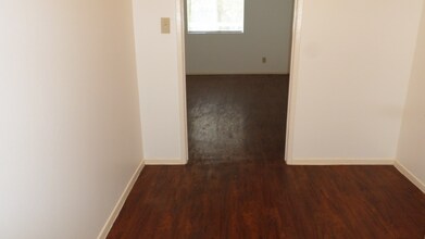 5271 Huntington Dr N in Los Angeles, CA - Building Photo - Building Photo