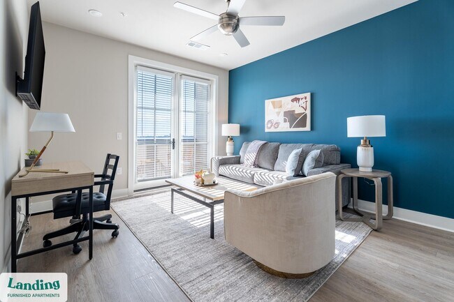 300 E Broad St, Unit 525 in Savannah, GA - Foto de edificio - Building Photo