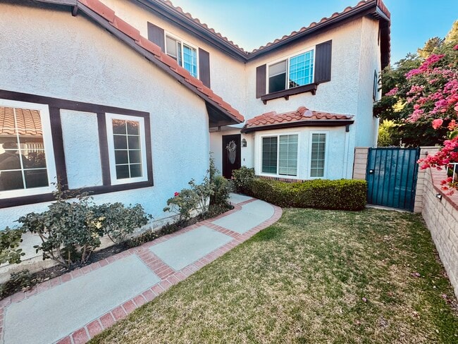 19663 Eagle Ridge Ln in Los Angeles, CA - Building Photo - Building Photo