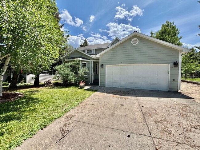 property at 1134 N Spruce Dr