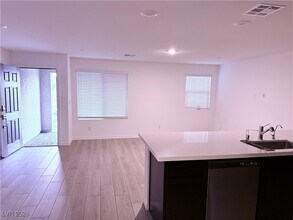 10776 Astell Isle Ct in Las Vegas, NV - Building Photo - Building Photo