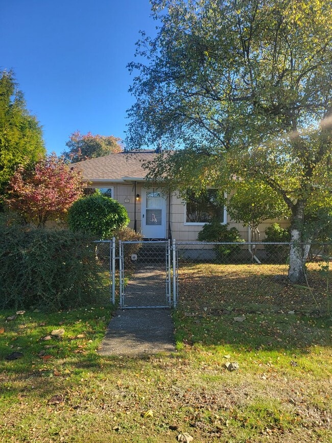 property at 386 SW 15th St