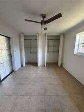 5122 SW 92nd Ter in Cooper City, FL - Foto de edificio - Building Photo